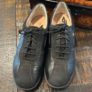 Woman’s Black Leather Shoes